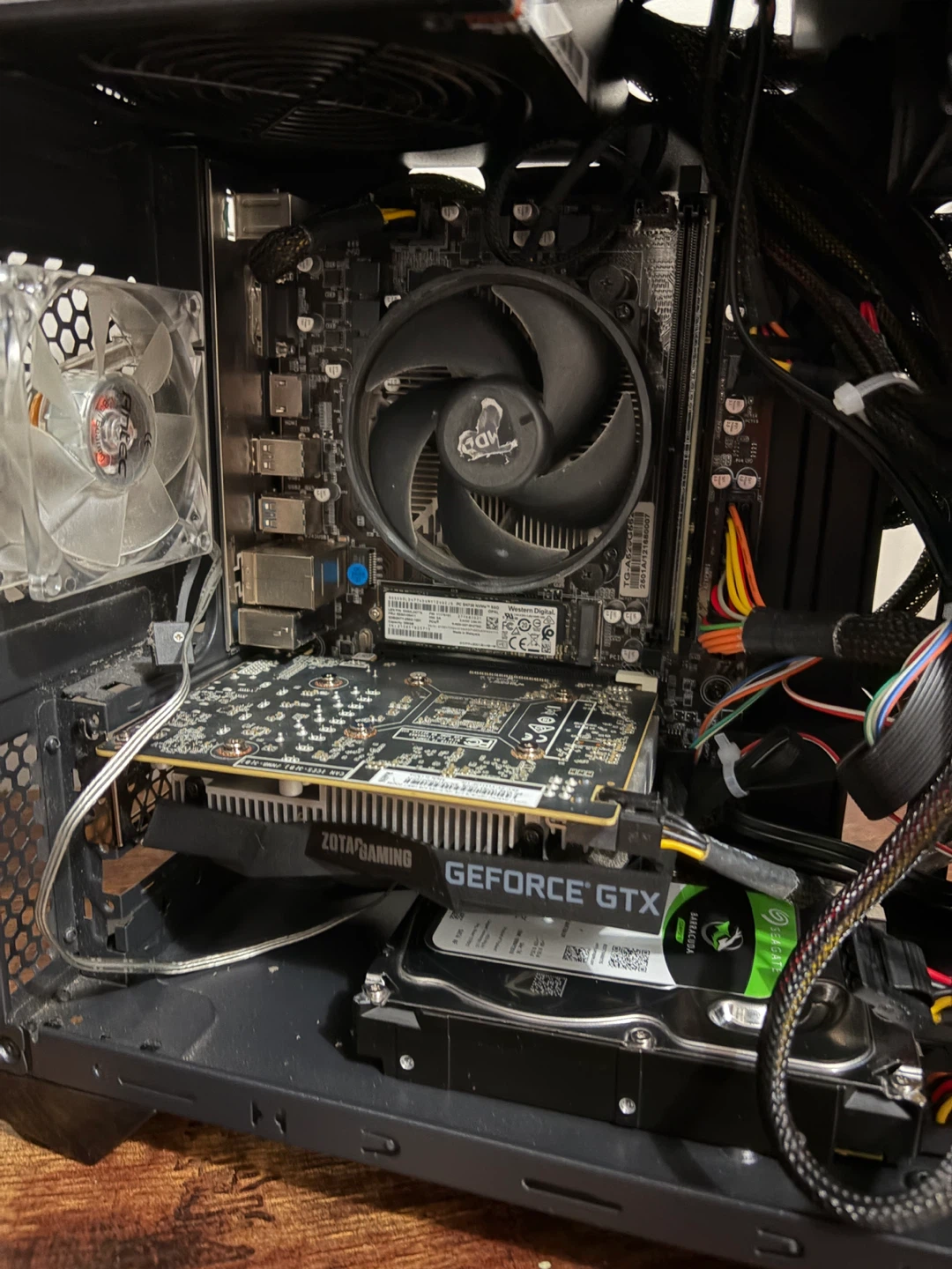 Gaming PC Ryzen 3 3300X | GTX 1650 Super | 16GB RAM | 2.25TB - photo 3