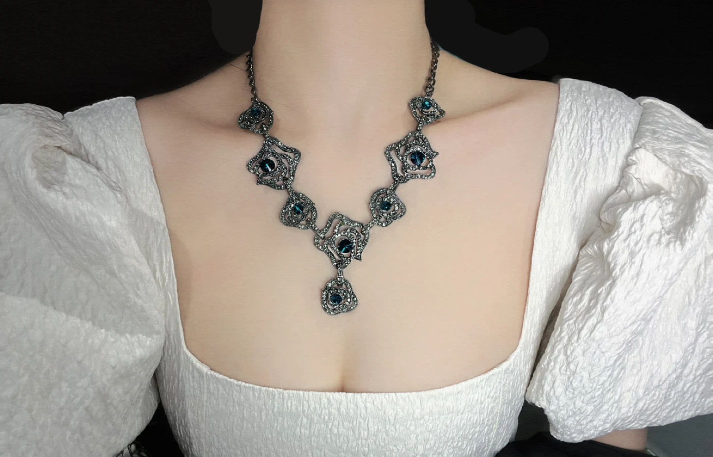 🥀 Gothic Dark Rose Statement Necklace - Victorian Noir