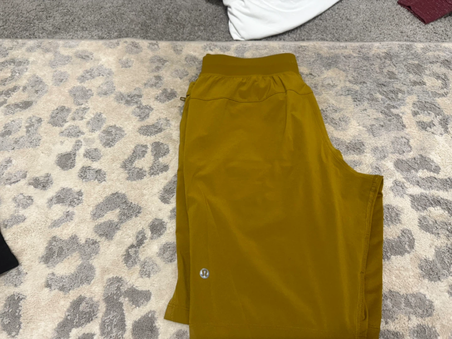 men’s medium - large clothing (lululemon, boss, calvin klein) - photo 3