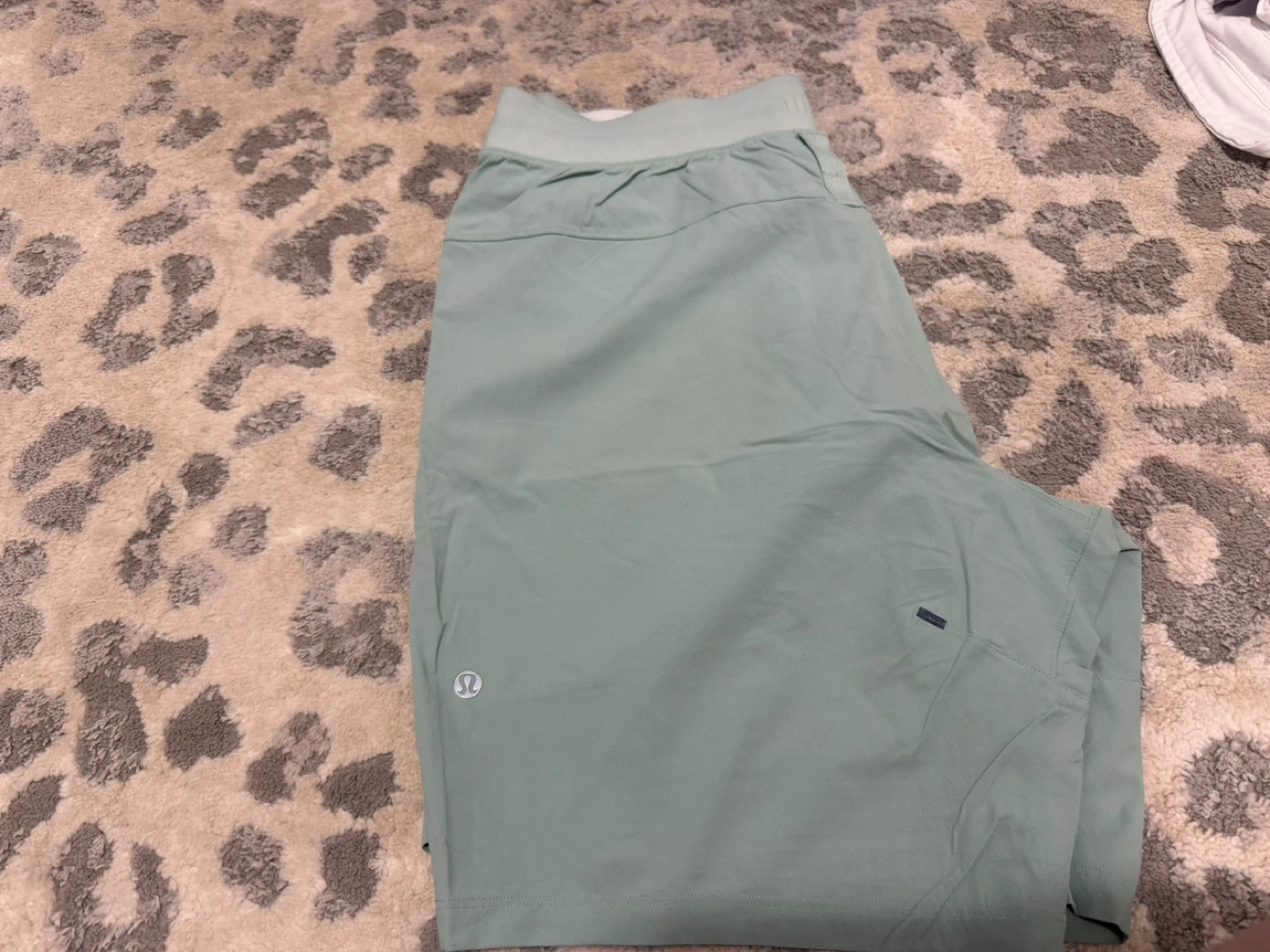 men’s medium - large clothing (lululemon, boss, calvin klein) - photo 2
