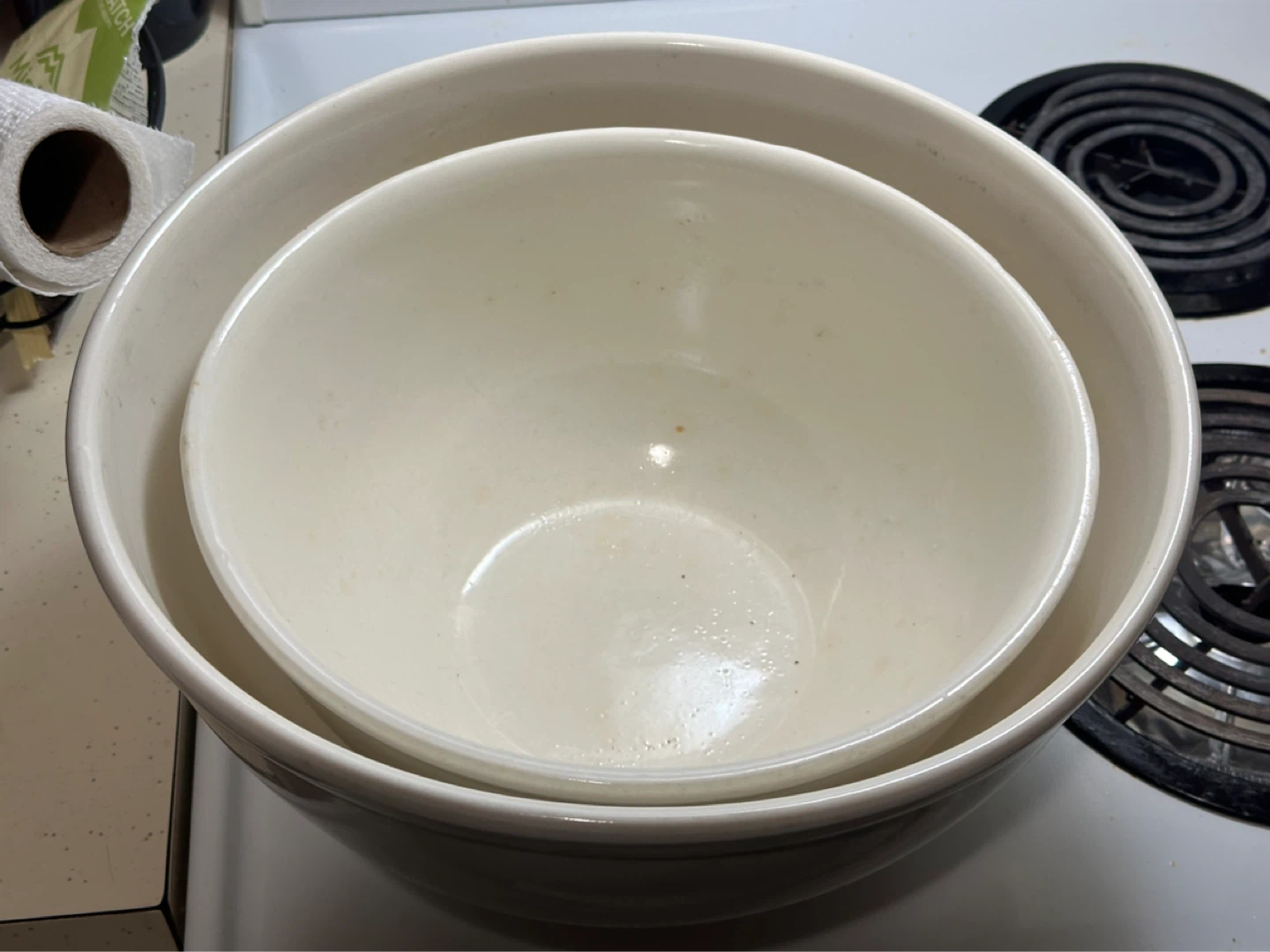 Very large and hard to find #10,12 Medalta White Bread Bowl - photo 2