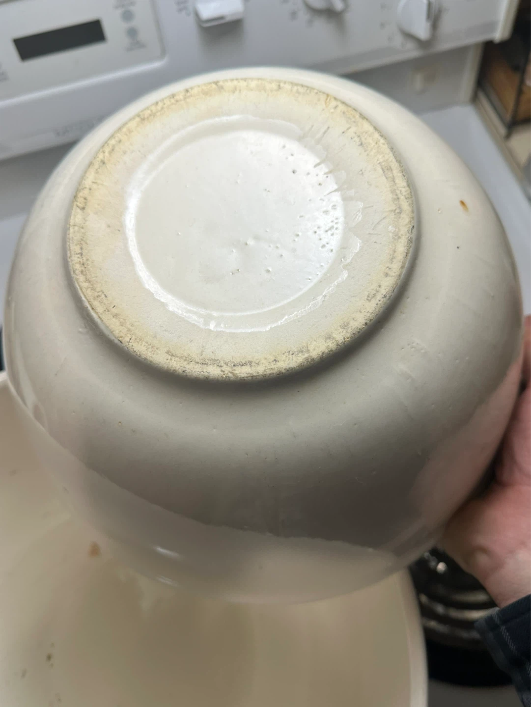 Very large and hard to find #10,12 Medalta White Bread Bowl - photo 4