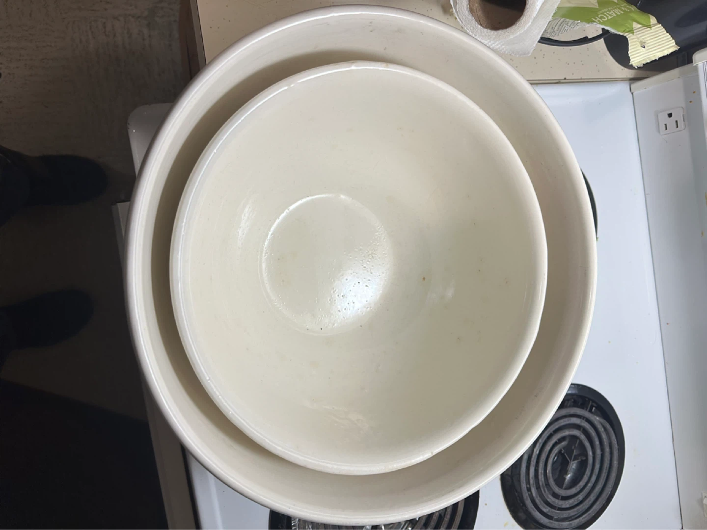 Very large and hard to find #10,12 Medalta White Bread Bowl - photo 3