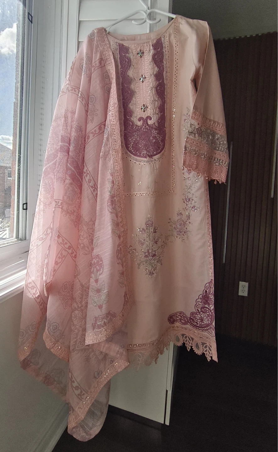 Women's Embroidery gorgeous Kurti with Dupatta - Light Pink