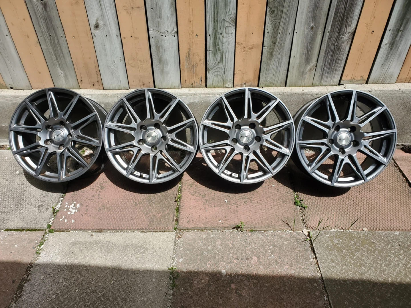 17" rims with nuts fits Gmc - photo 3