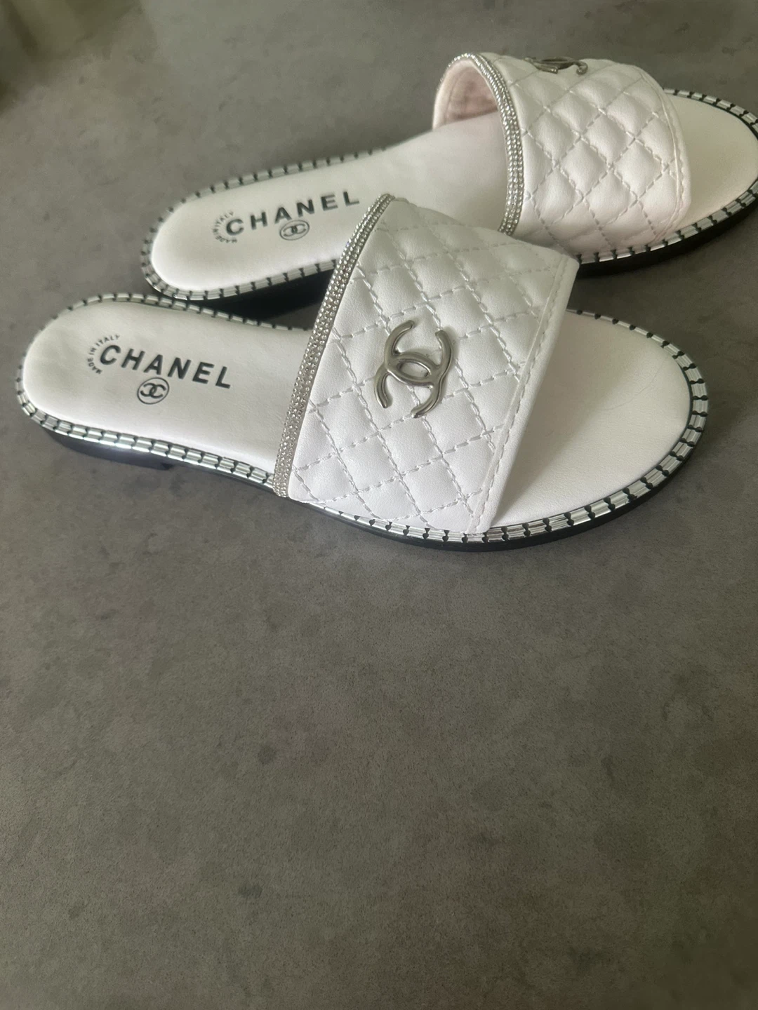 White Quilted Slides Sandals - photo 2
