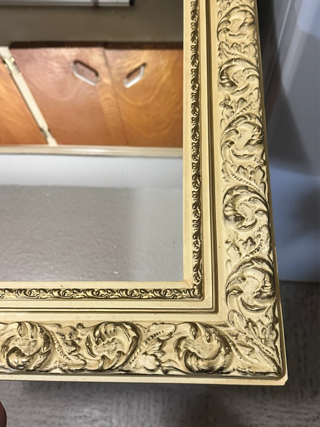 Vintage ornate plastic framed mirror - photo 2