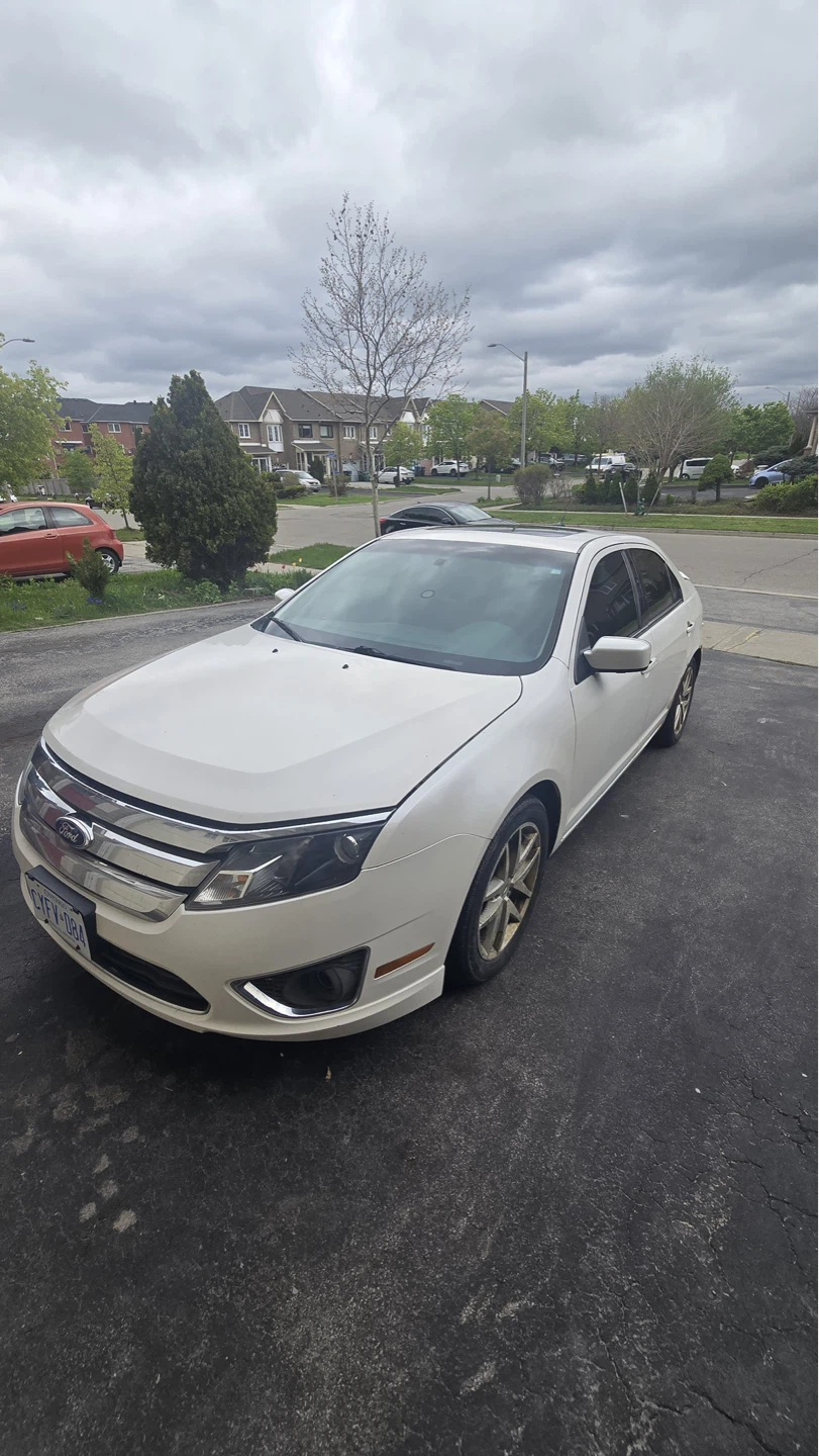White Ford Fusion Sedan - photo 4
