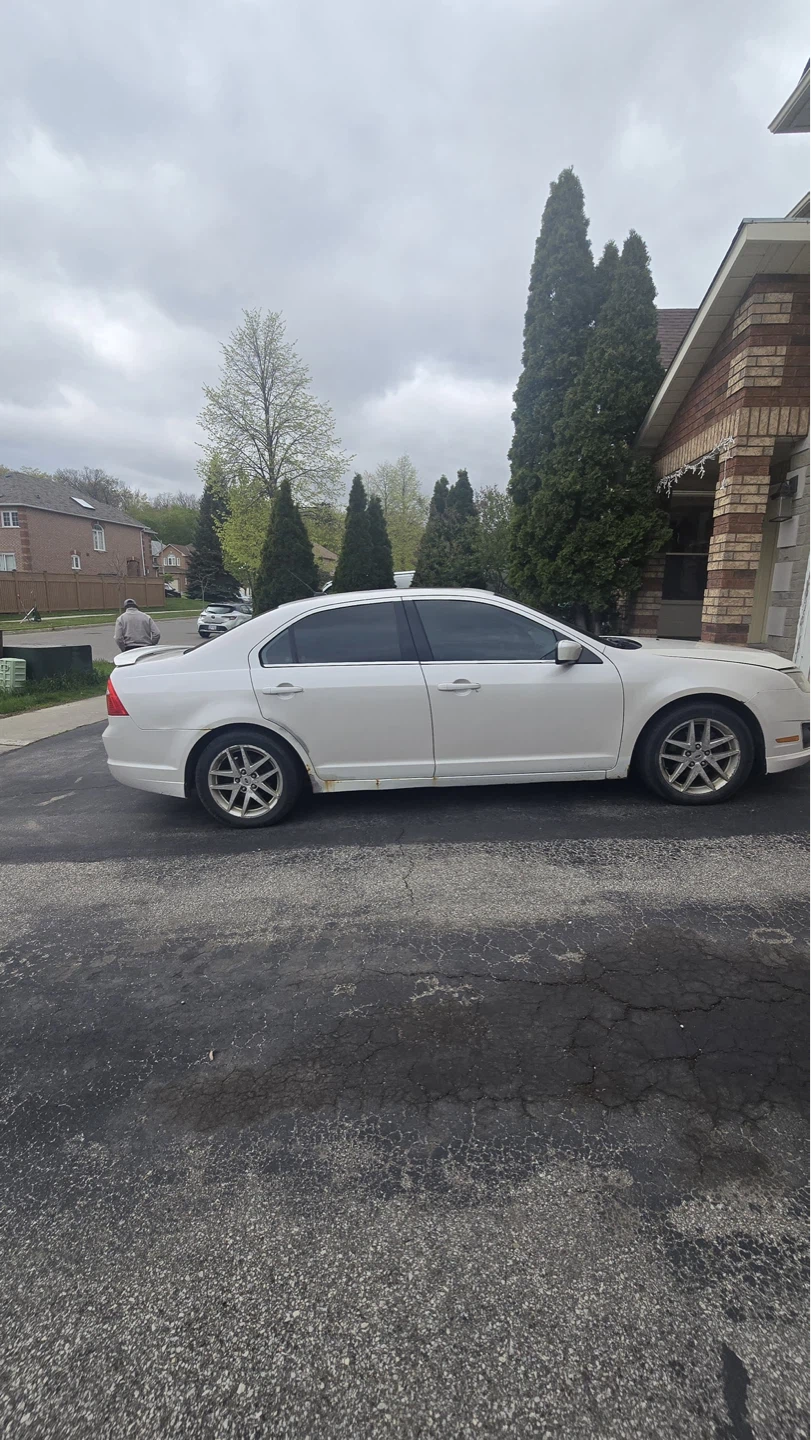 White Ford Fusion Sedan - photo 2