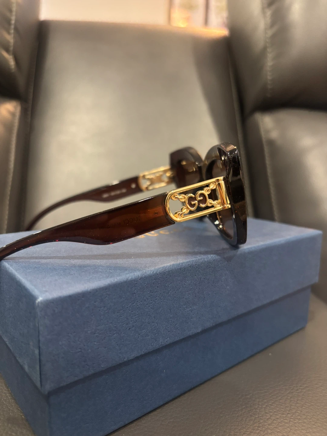 Sunglasses with box - photo 4