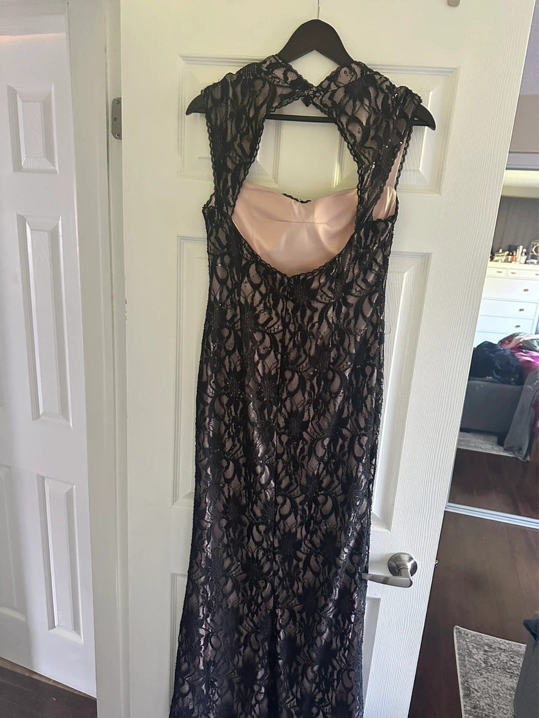 Black Lace Maxi Dress with Slit - Le Chateau - photo 5
