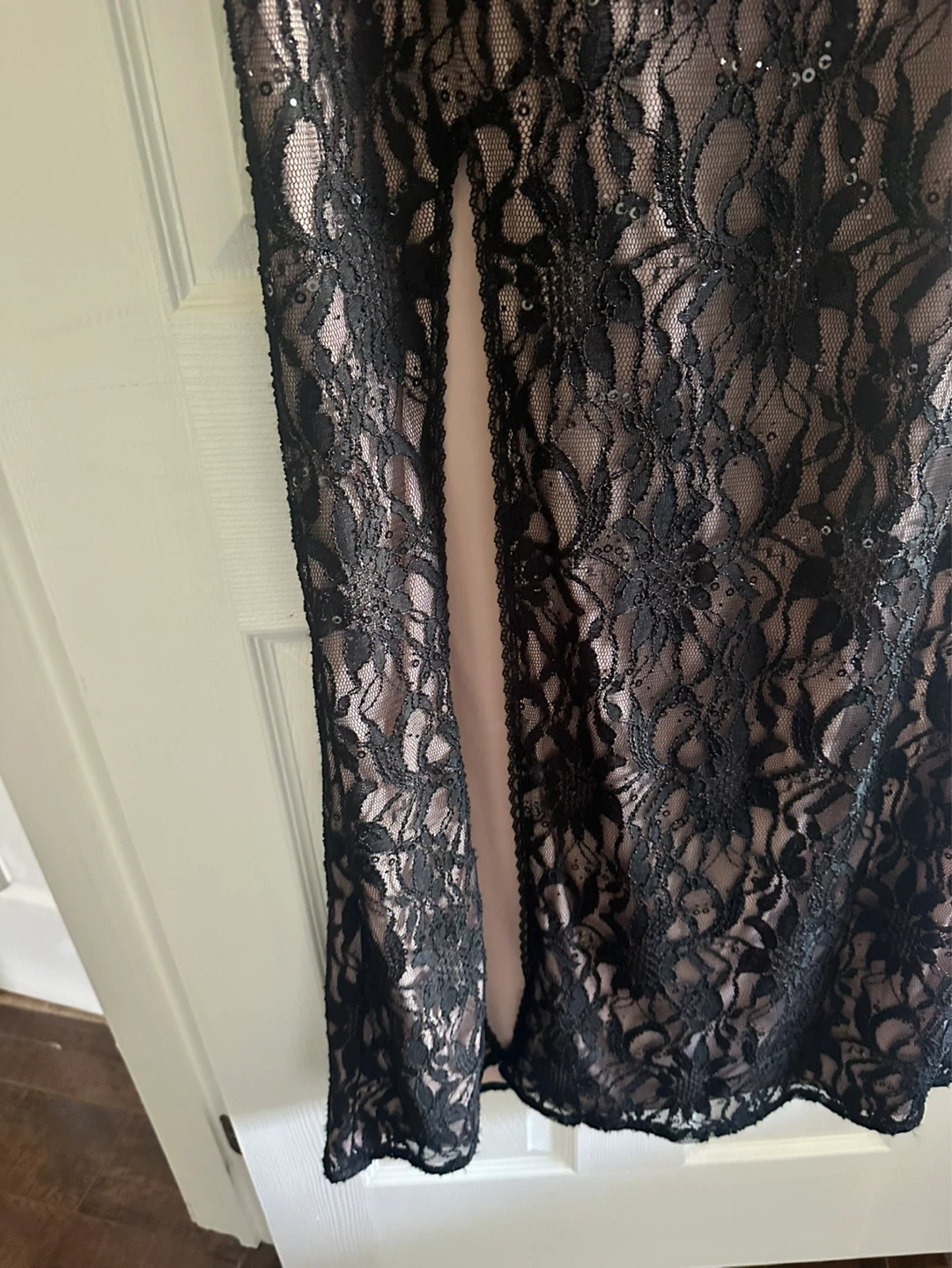 Black Lace Maxi Dress with Slit - Le Chateau - photo 3
