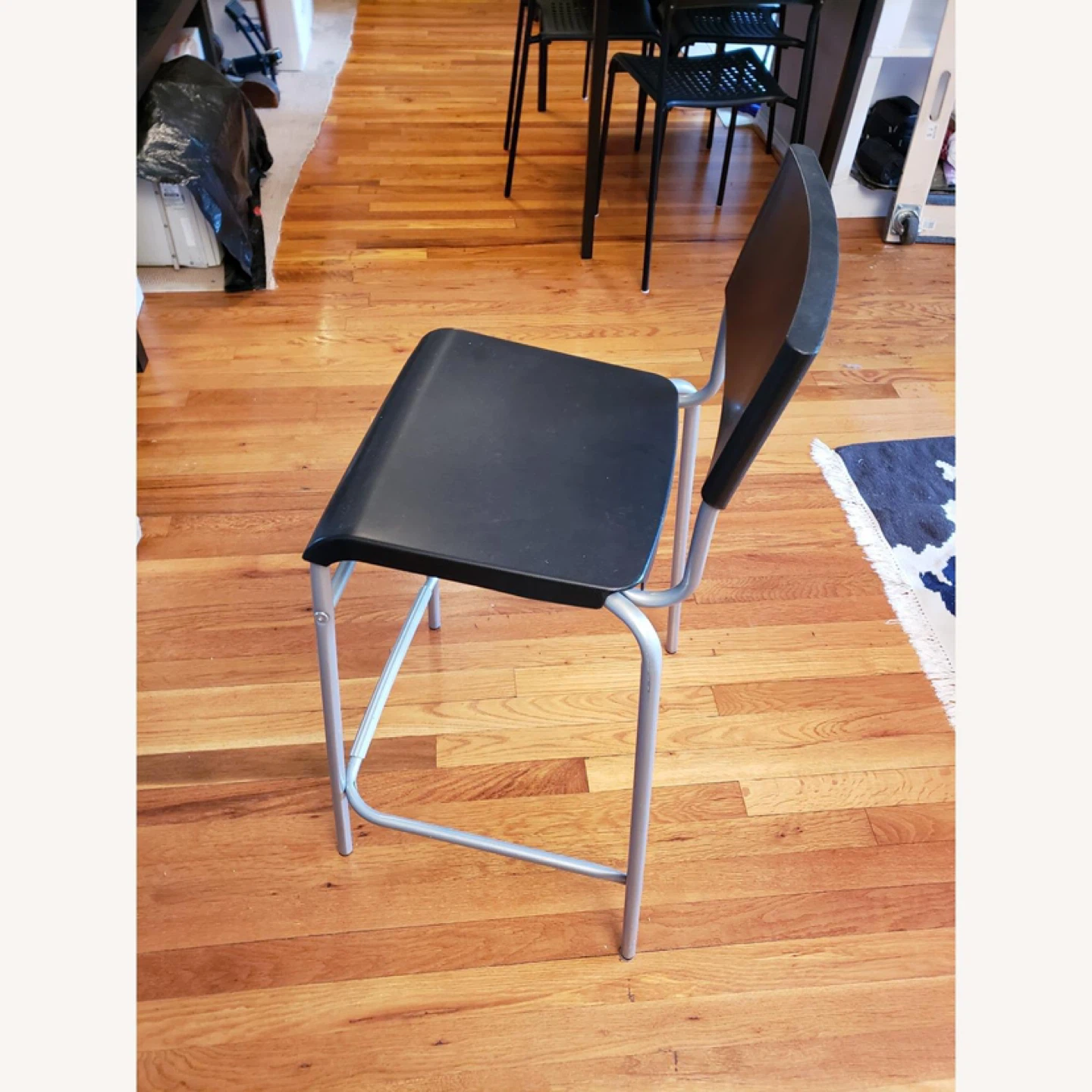 Set of 2 Black Bar Stools with Silver Metal Frame - photo 4