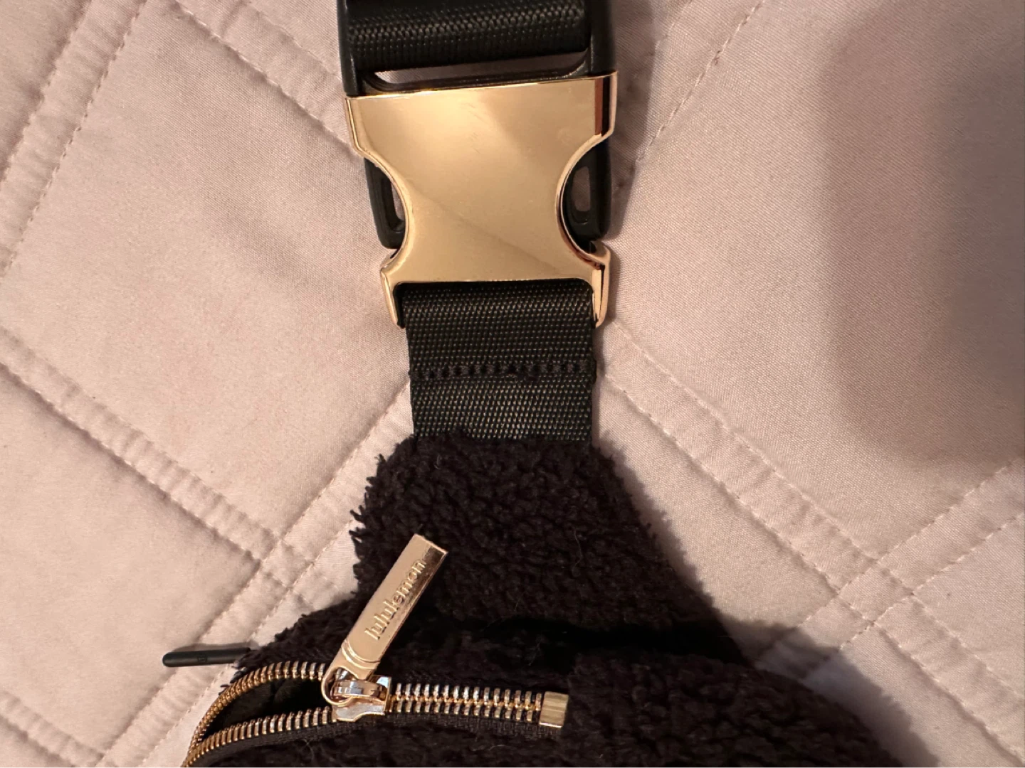 Lululemon crossbody bag - photo 3