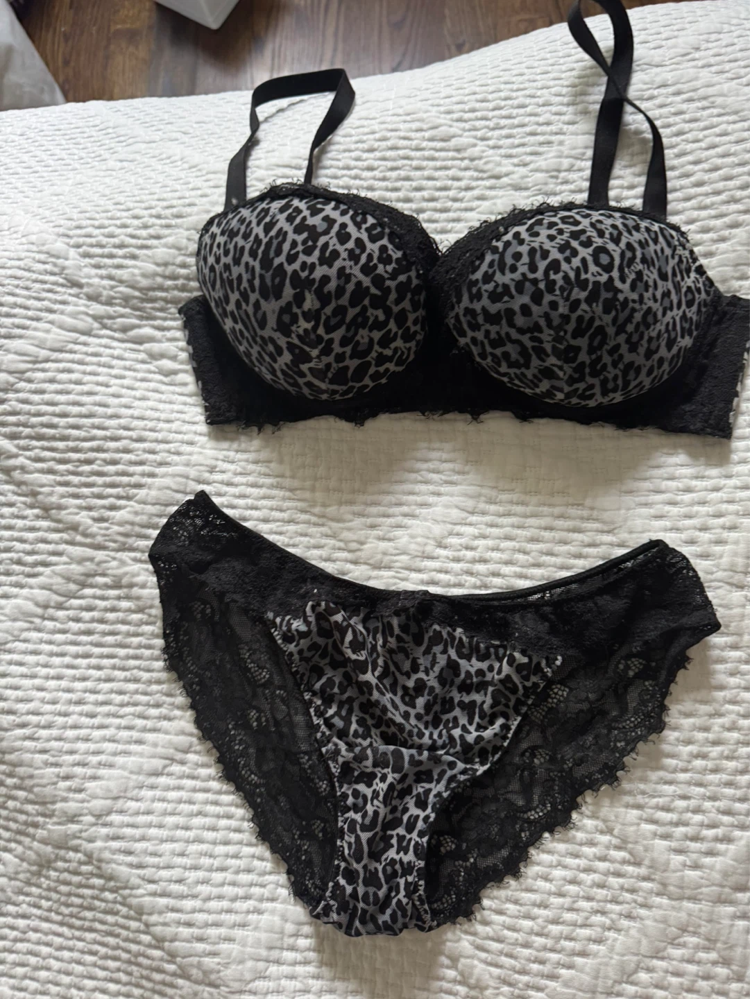 Intimissimi Leopard Print Bra and Panty Set