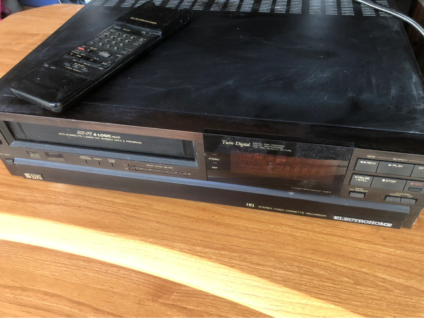 Electromede Stereo VHS VCR with Remote - photo 3