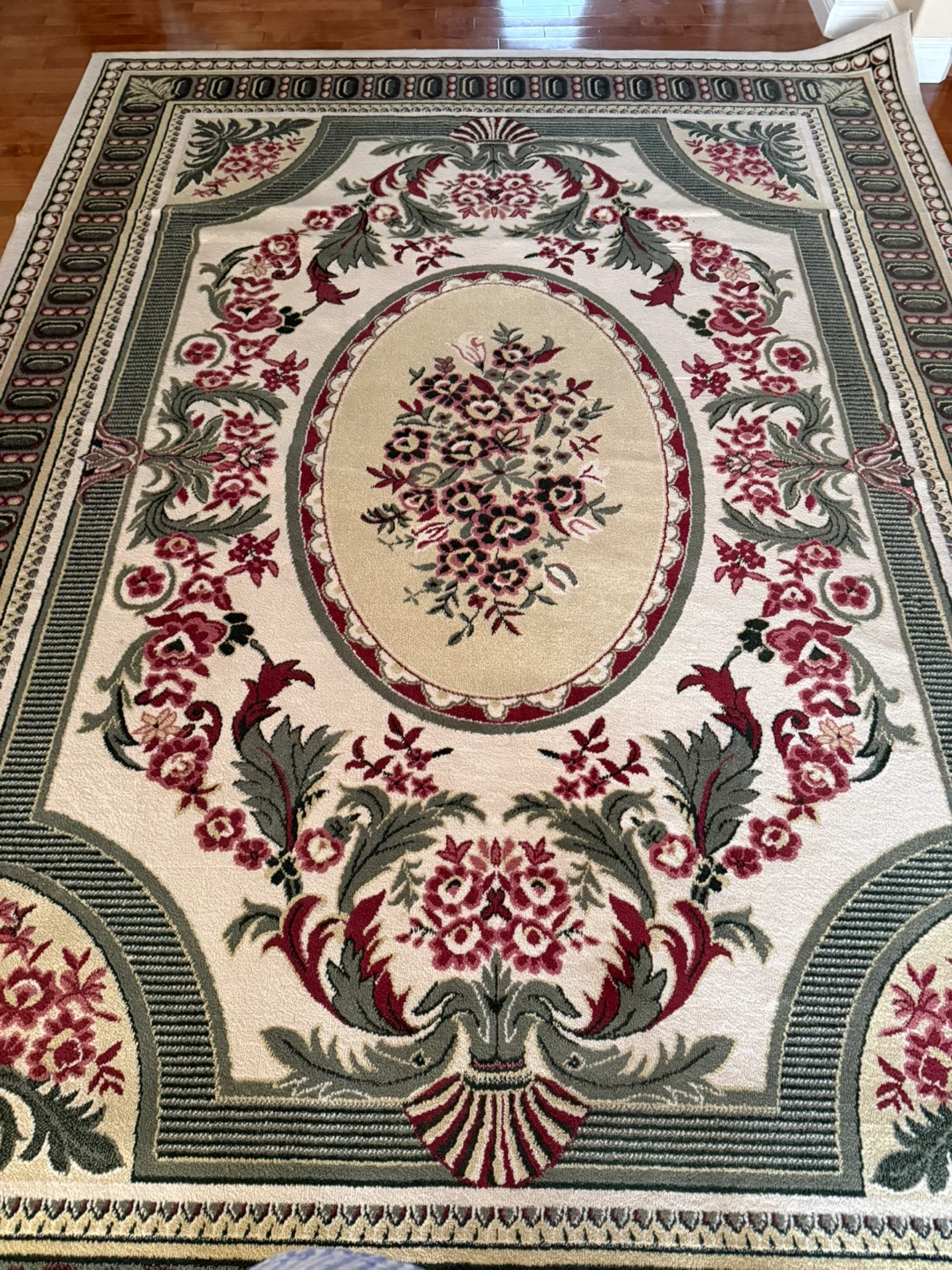 Area Rug - Traditional Floral Design