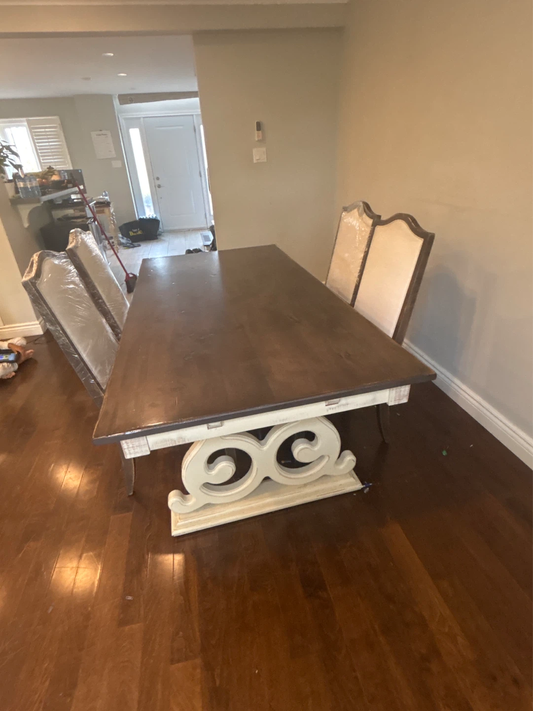 MUST GO ( moving sale )Extendable Dining Table with 4 Chairs