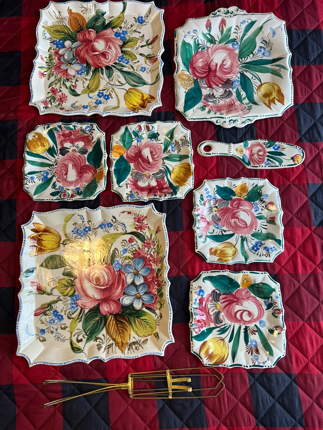 Set Of 4 Nove Rose Italy Plates And Cake Server