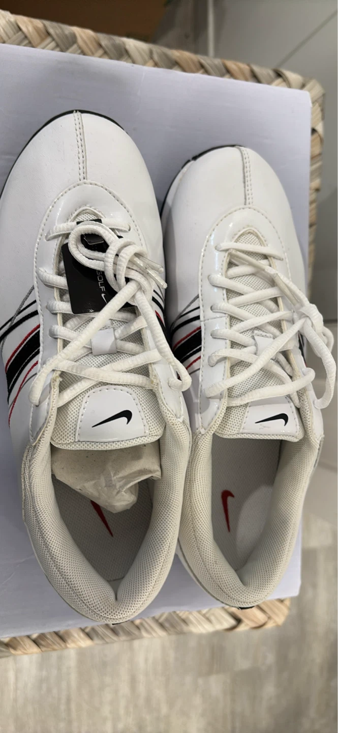 Nike women’s Golf Shoes - New