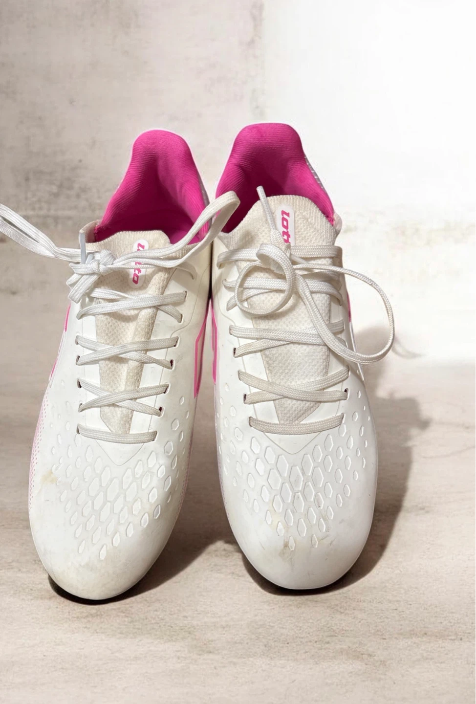 Lotto Youth Soccer Cleats - White/Pink/Blue - Size 5