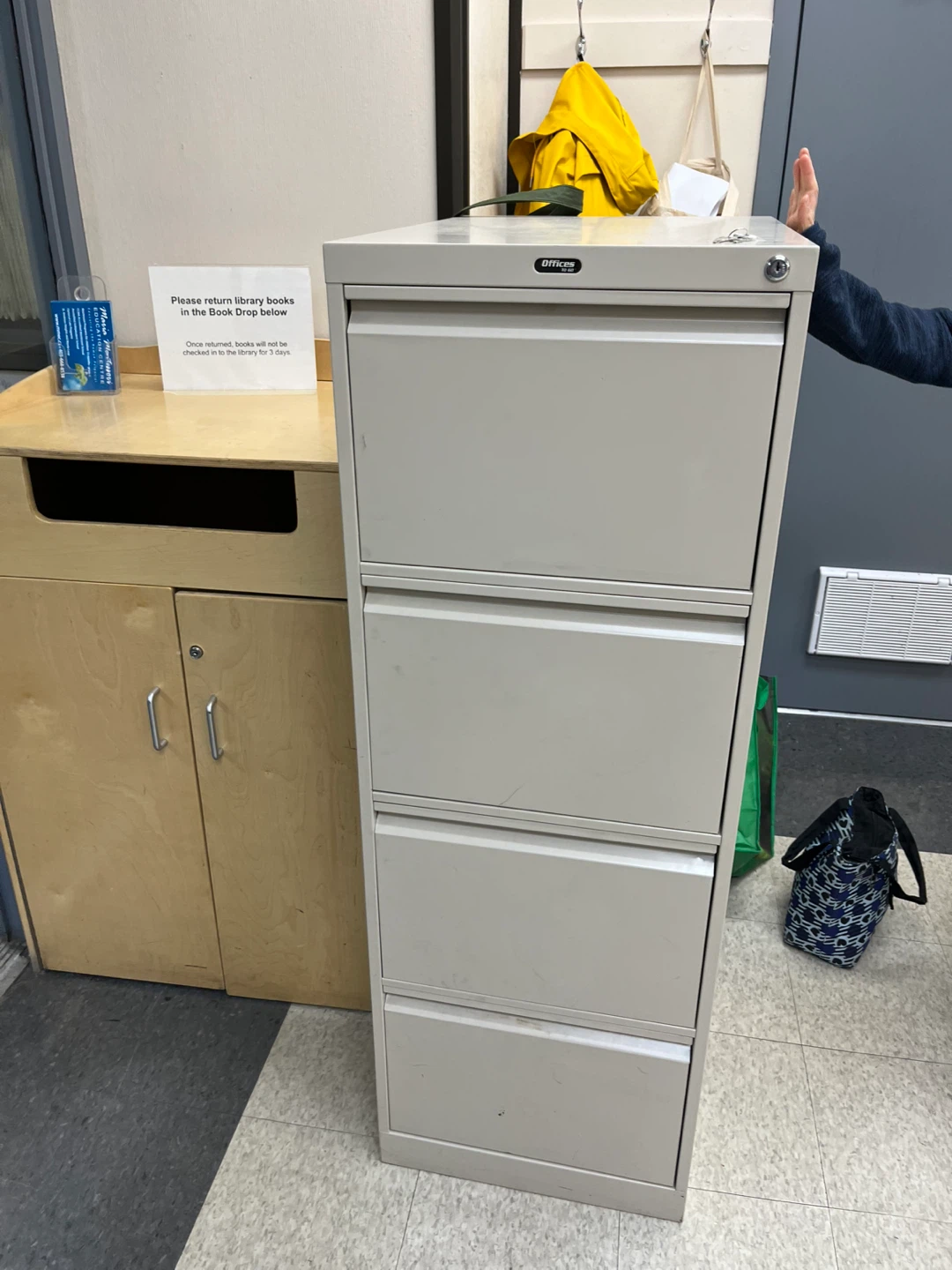 4-Drawer Filing Cabinet (free)
