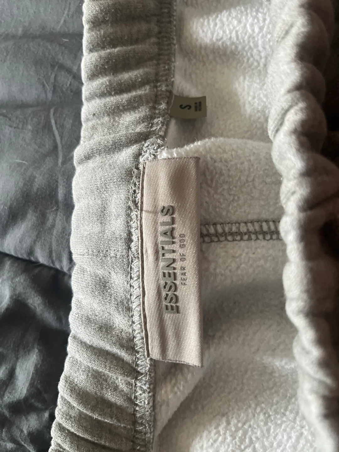 Grey essentials fear of God shorts size small - photo 3