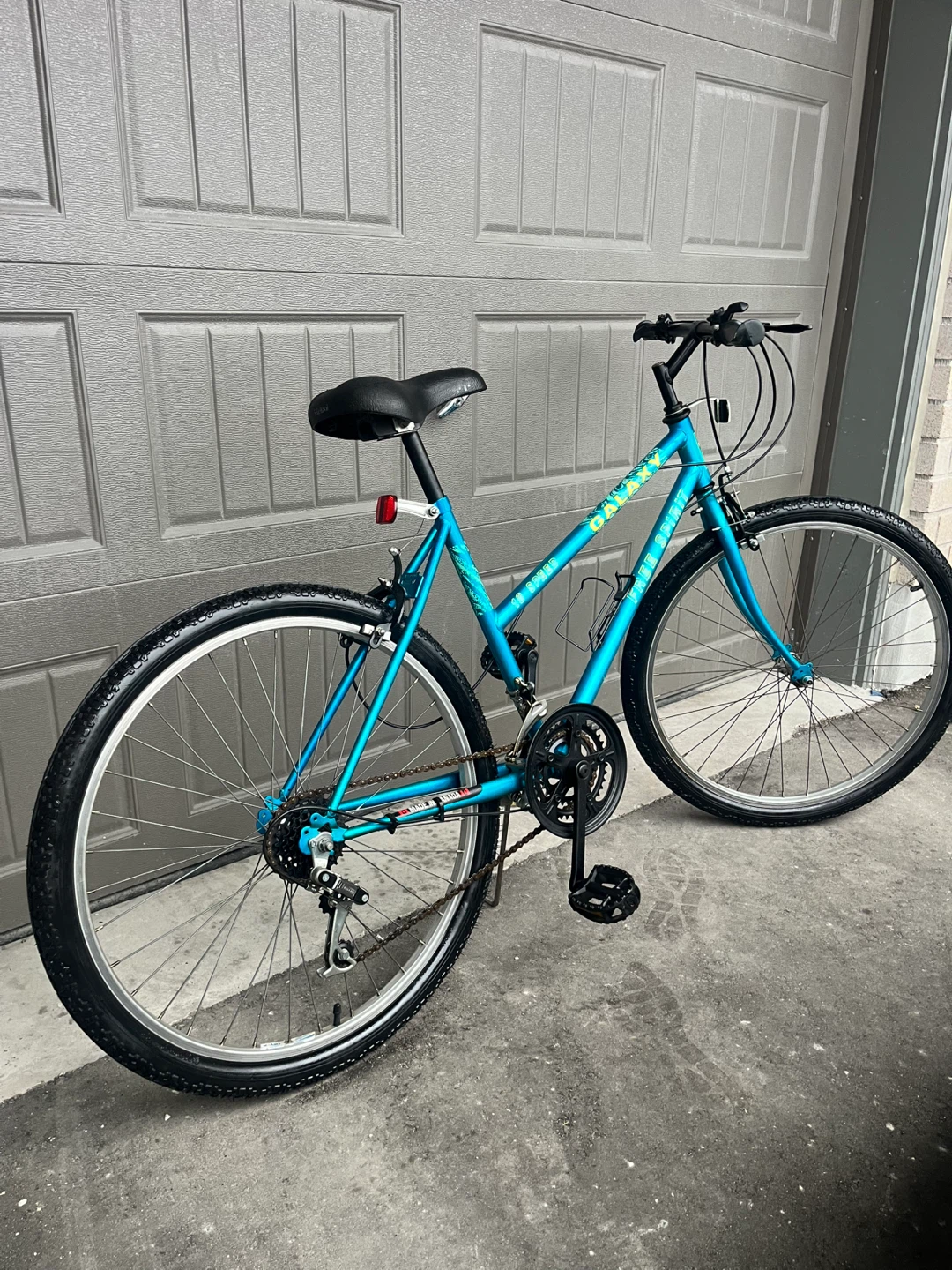 Excellent condition 18 speed  hybrid Mountain Bike