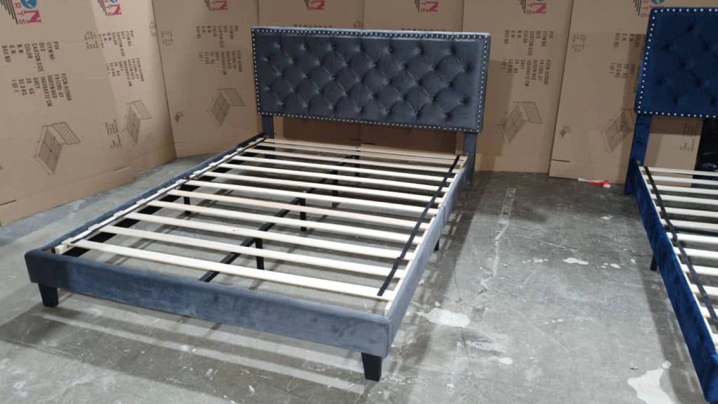 Velvet Upholstered Bed Frame with Tufted Headboard - photo 4