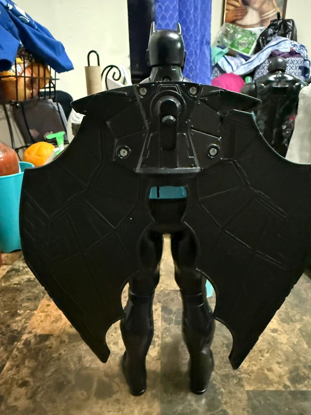 DC Comics Batman Action Figure with Wings and Weapons - photo 3