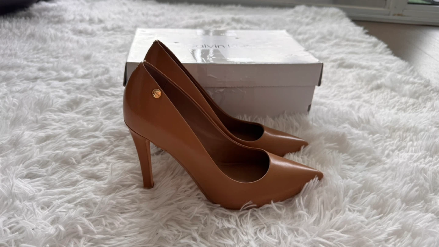 Calvin Klein Women's Brown Leather Heels Size 6.5M - photo 2