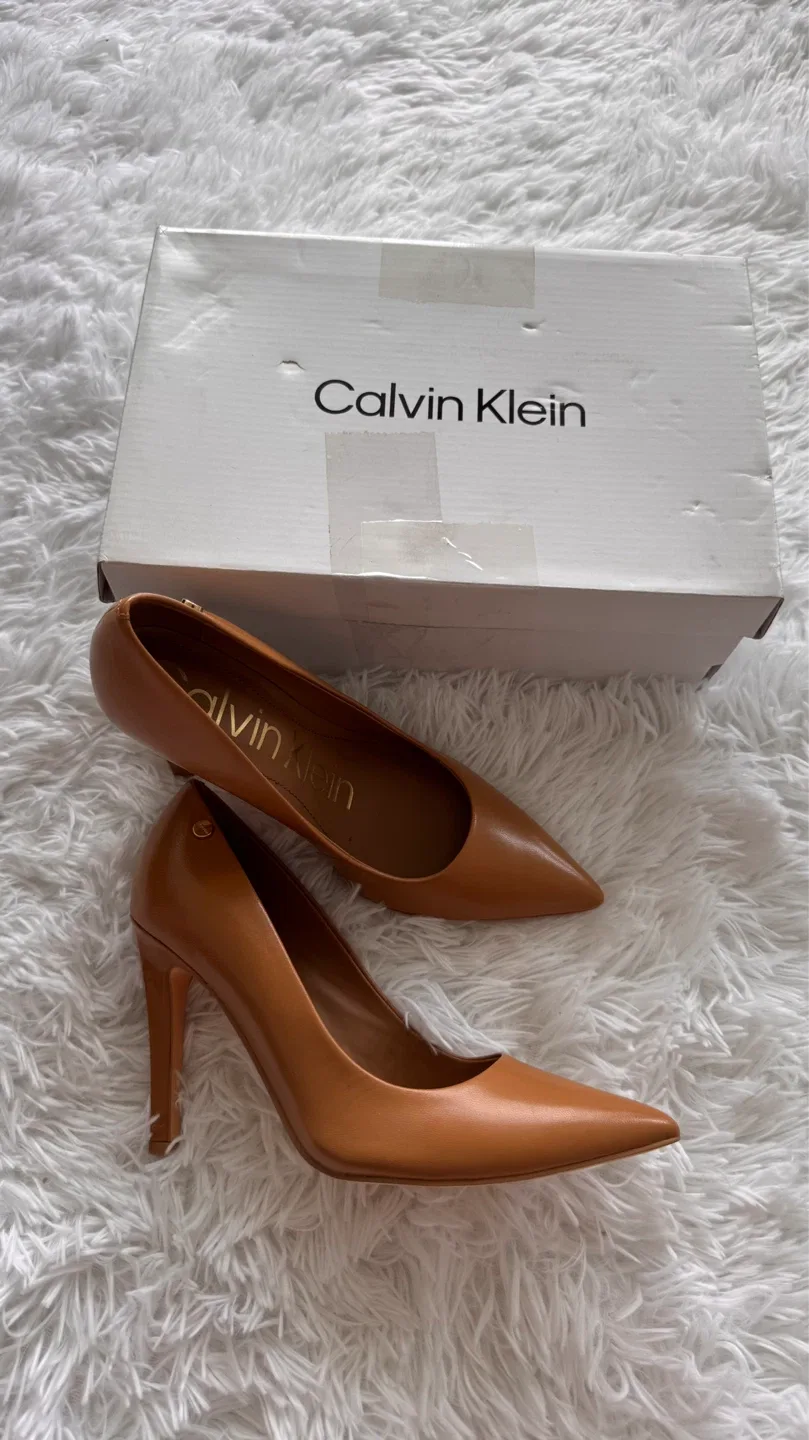 Calvin Klein Women's Brown Leather Heels Size 6.5M - photo 4