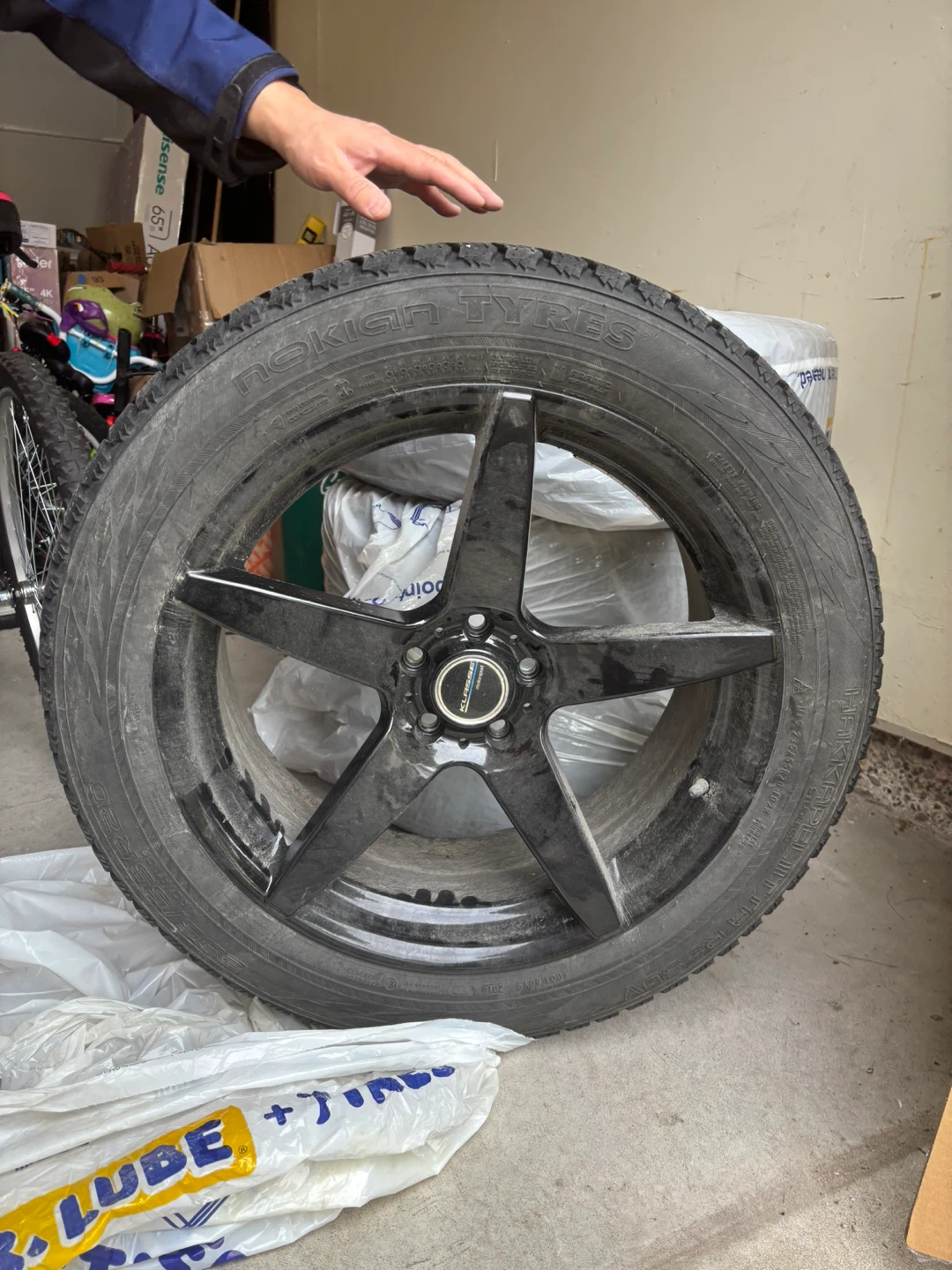 Nokian tyres Winter tires with alloy wheels 235/55R20 102R - photo 2