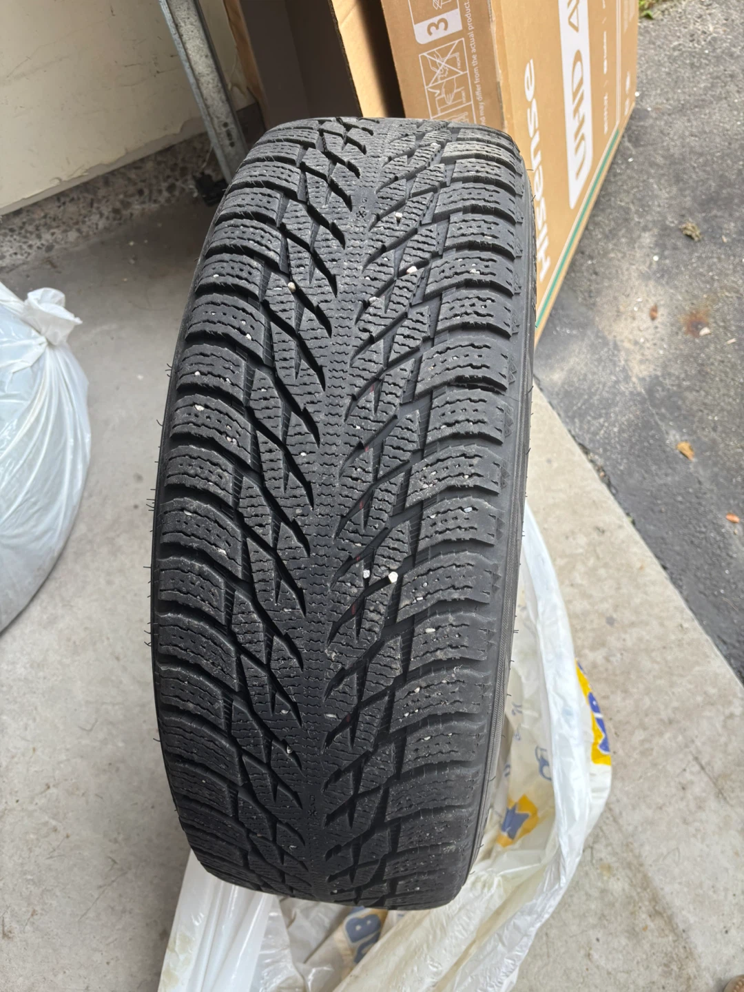 Nokian tyres Winter tires with alloy wheels 235/55R20 102R