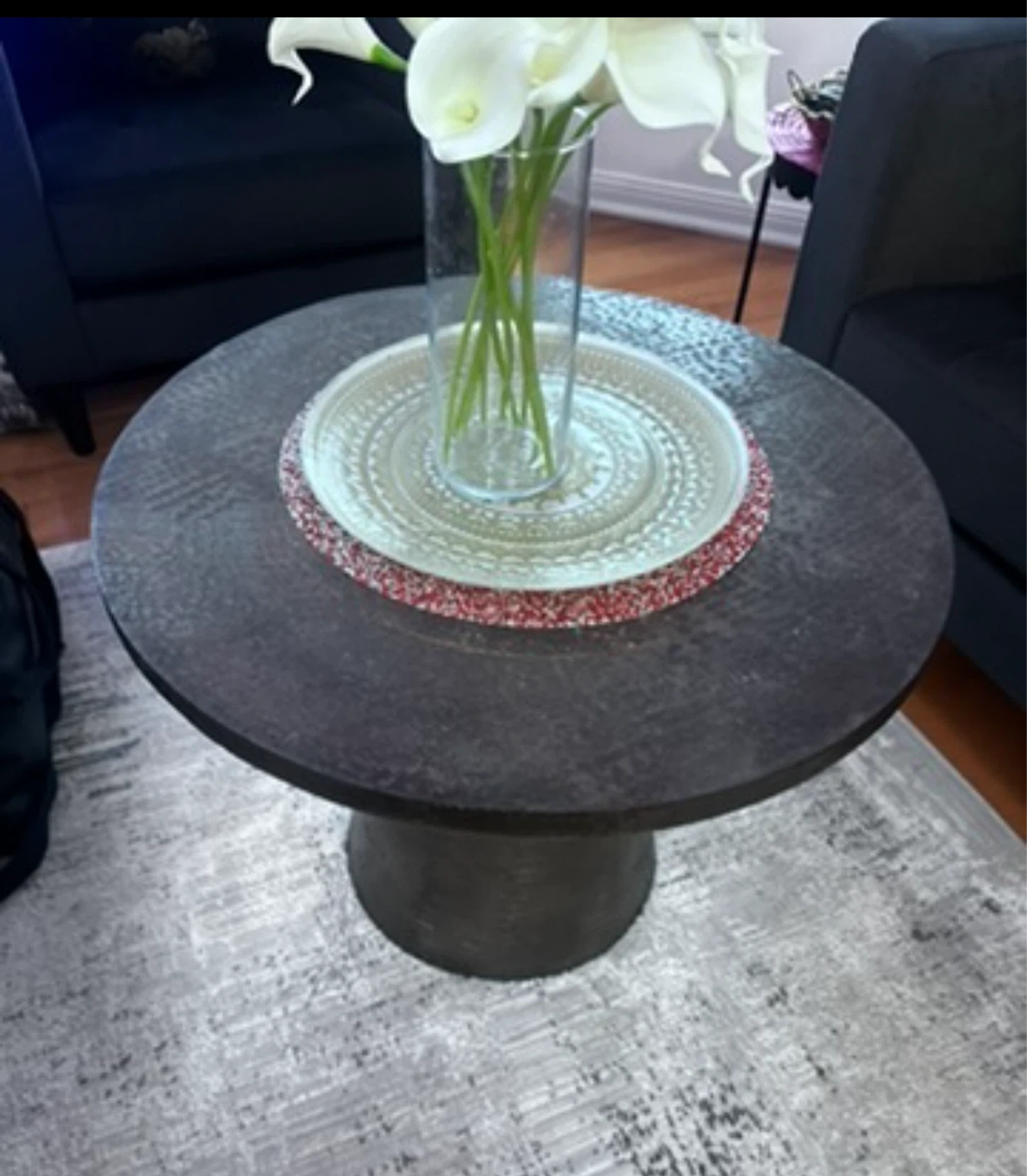 Black Round Pedestal Coffee Table - photo 2