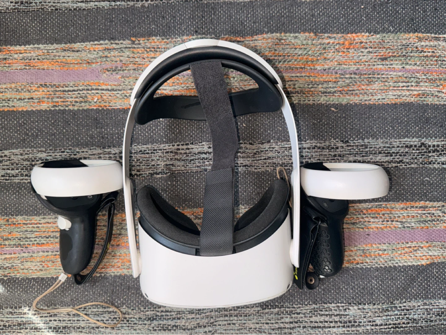 Oculus Quest 2 128GB VR Headset Bundle