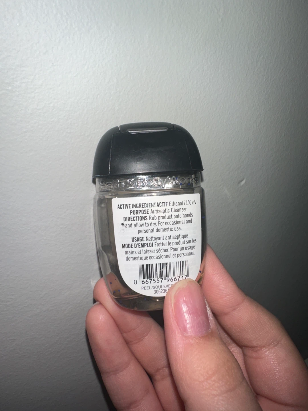Bath & Body Works Coconut Sandalwood Hand Sanitizer 29 mL - photo 2