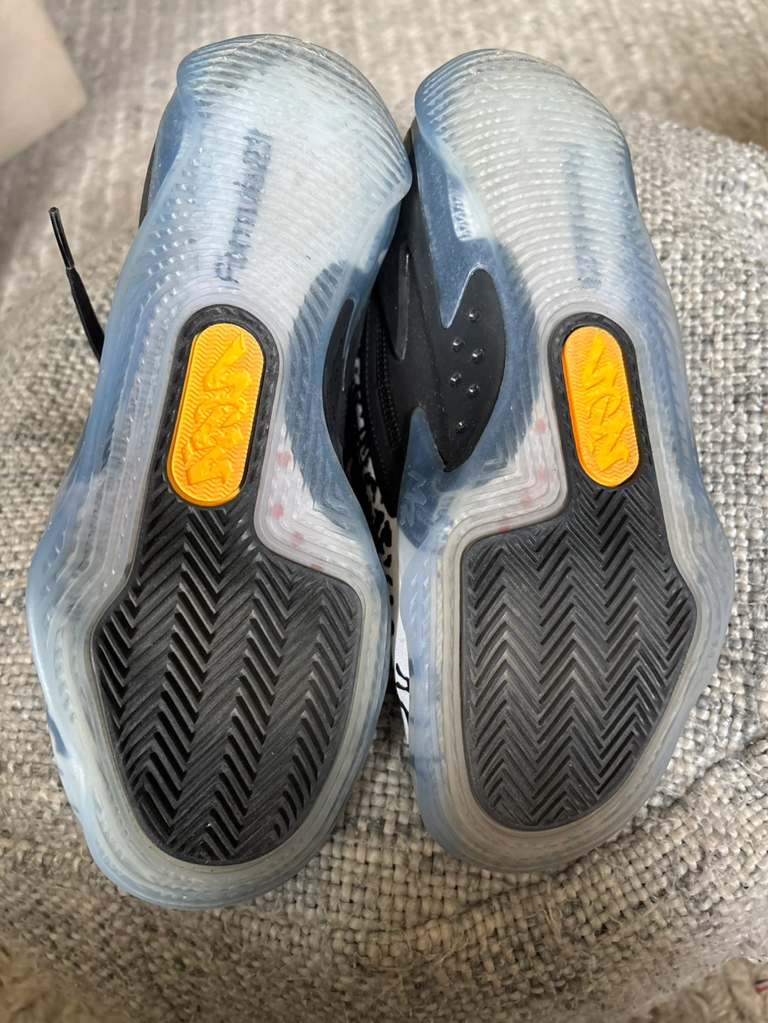 Nike Basketball Shoes for youth - photo 2