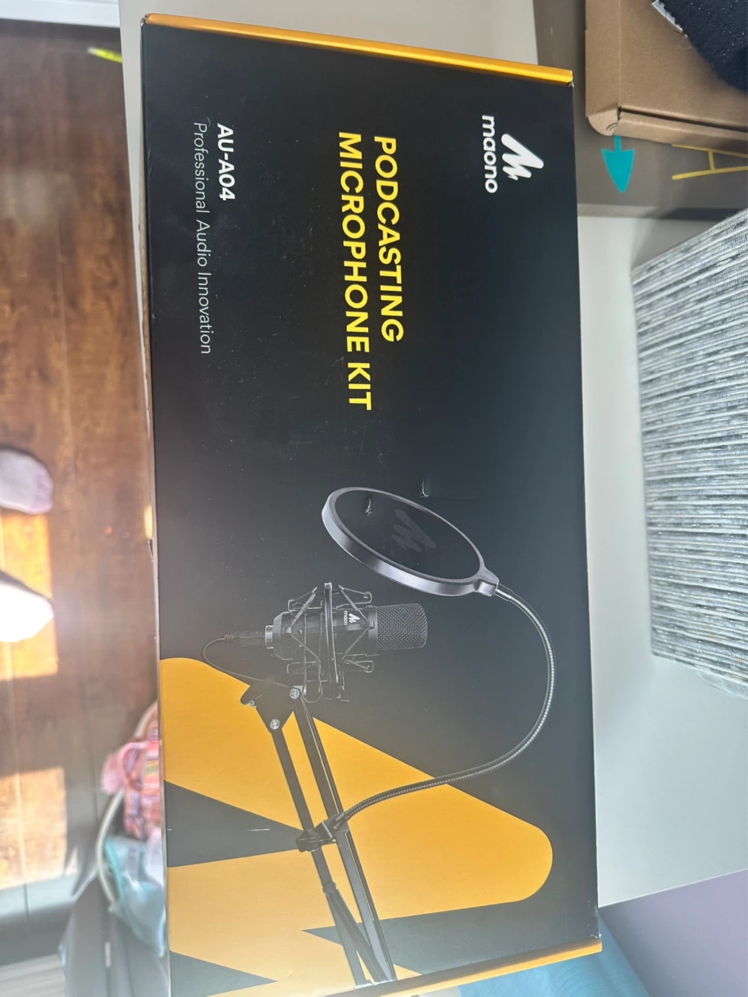 Maono AU-A04 Podcasting Microphone Kit
