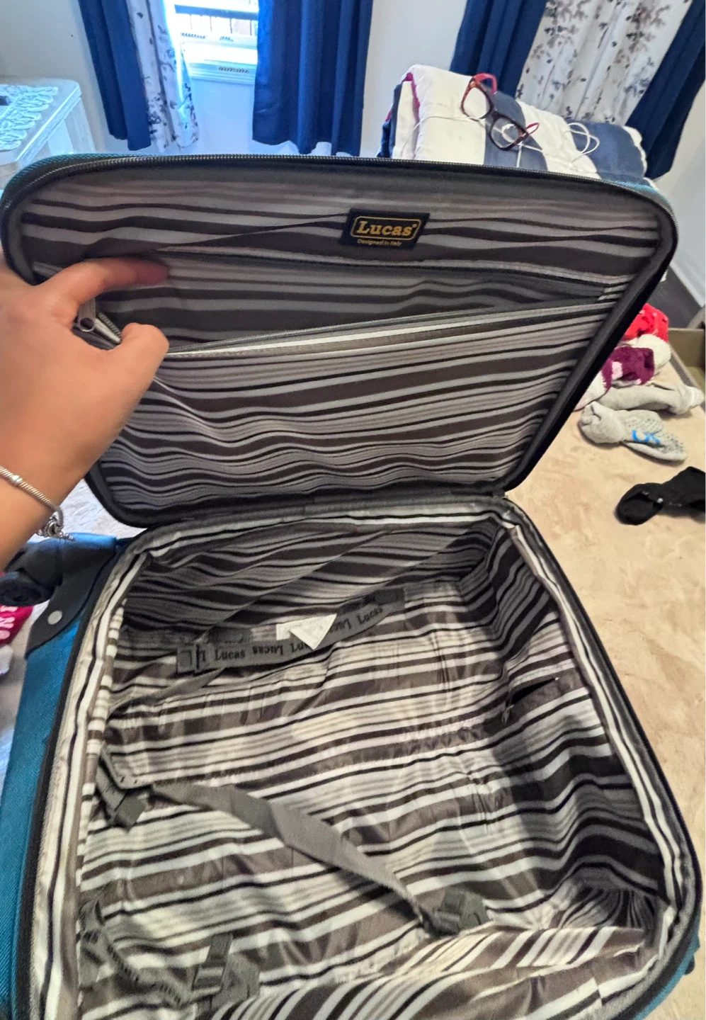 Lucas "Designed in USA" Teal Rolling Suitcase - photo 4