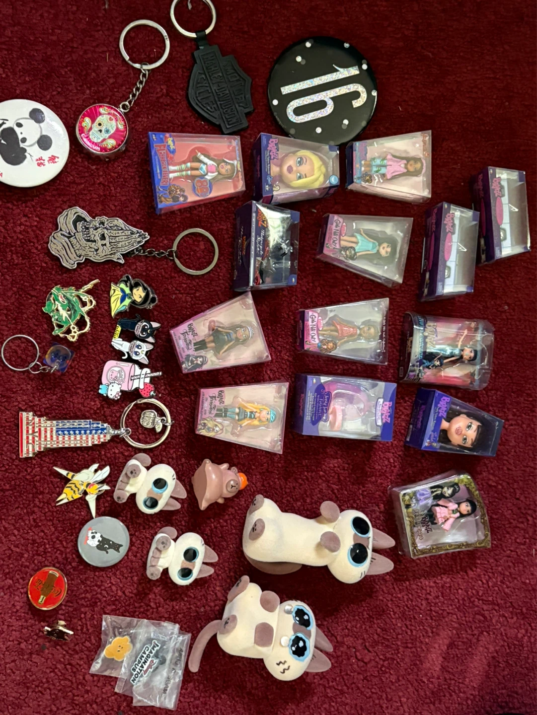 Toy key chains and pins lot - photo 5