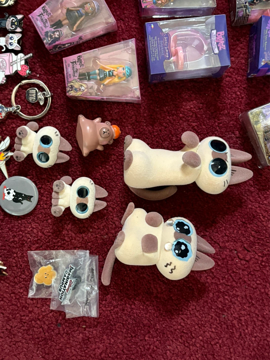 Toy key chains and pins lot - photo 2