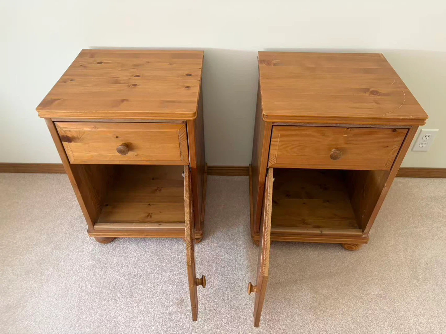 pair of nightstands wooden - photo 3