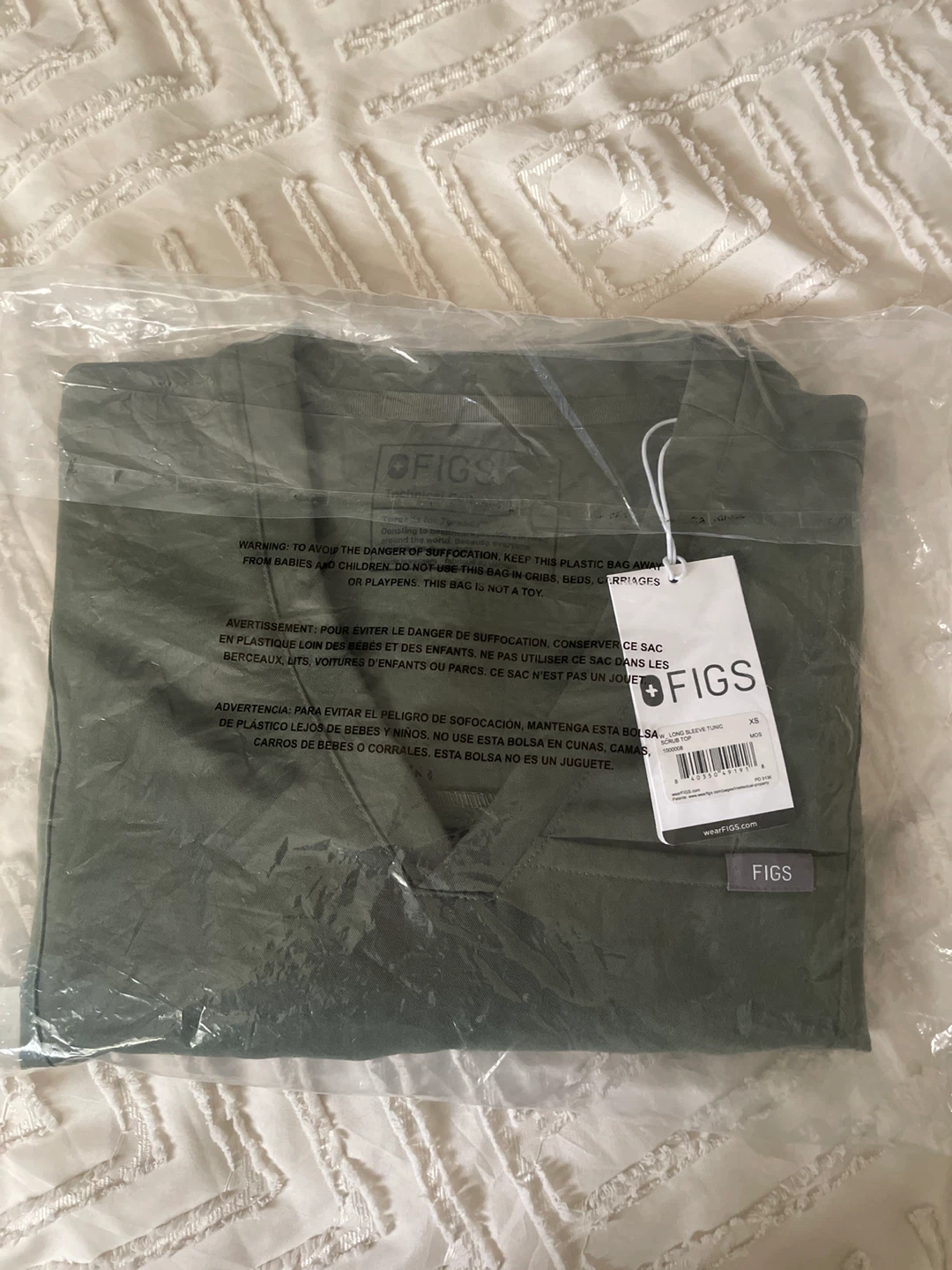FIGS Long Sleeve V-neck Tunic Top  Scrub Top