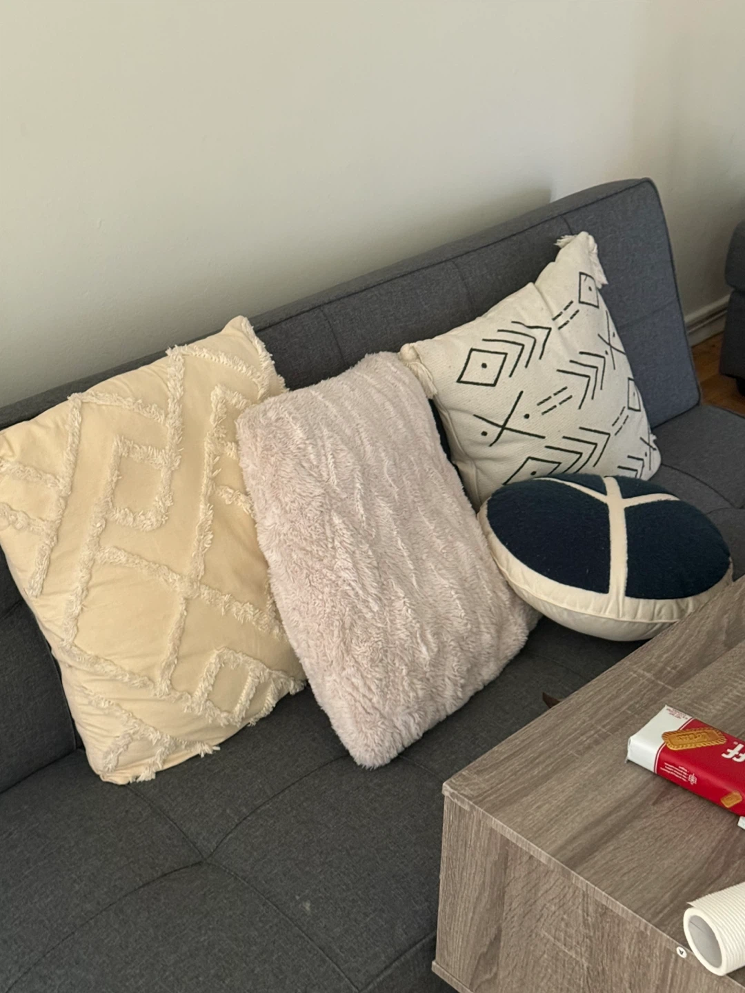 Set of 4 Decorative Throw Pillows