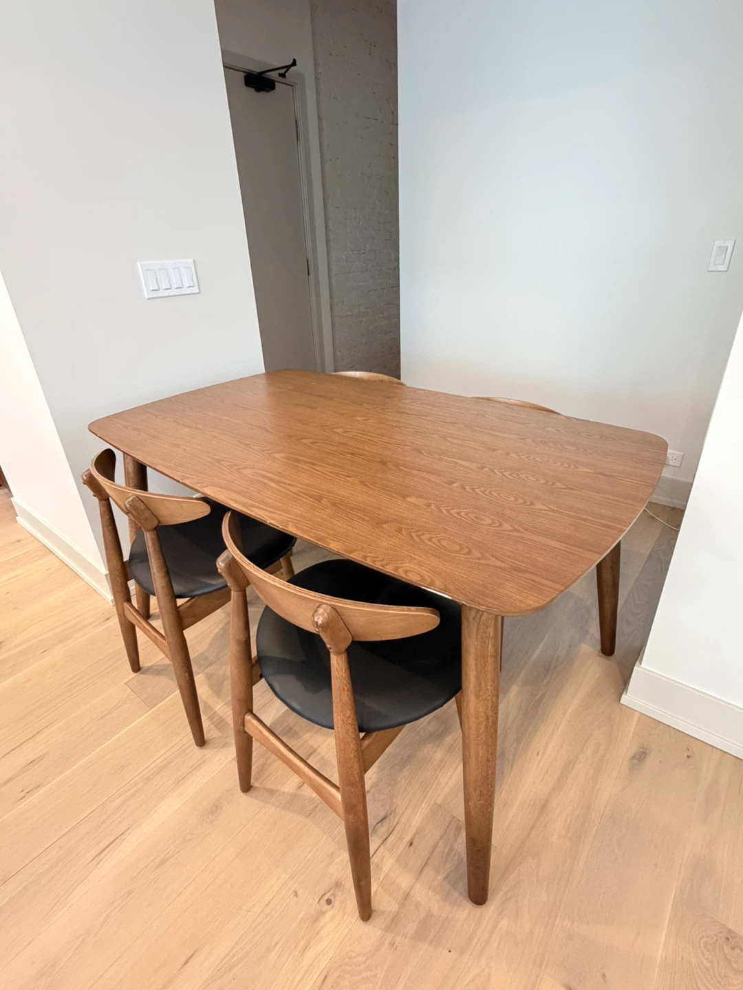 Mid-Century Dining Set - Table + 4 Chairs