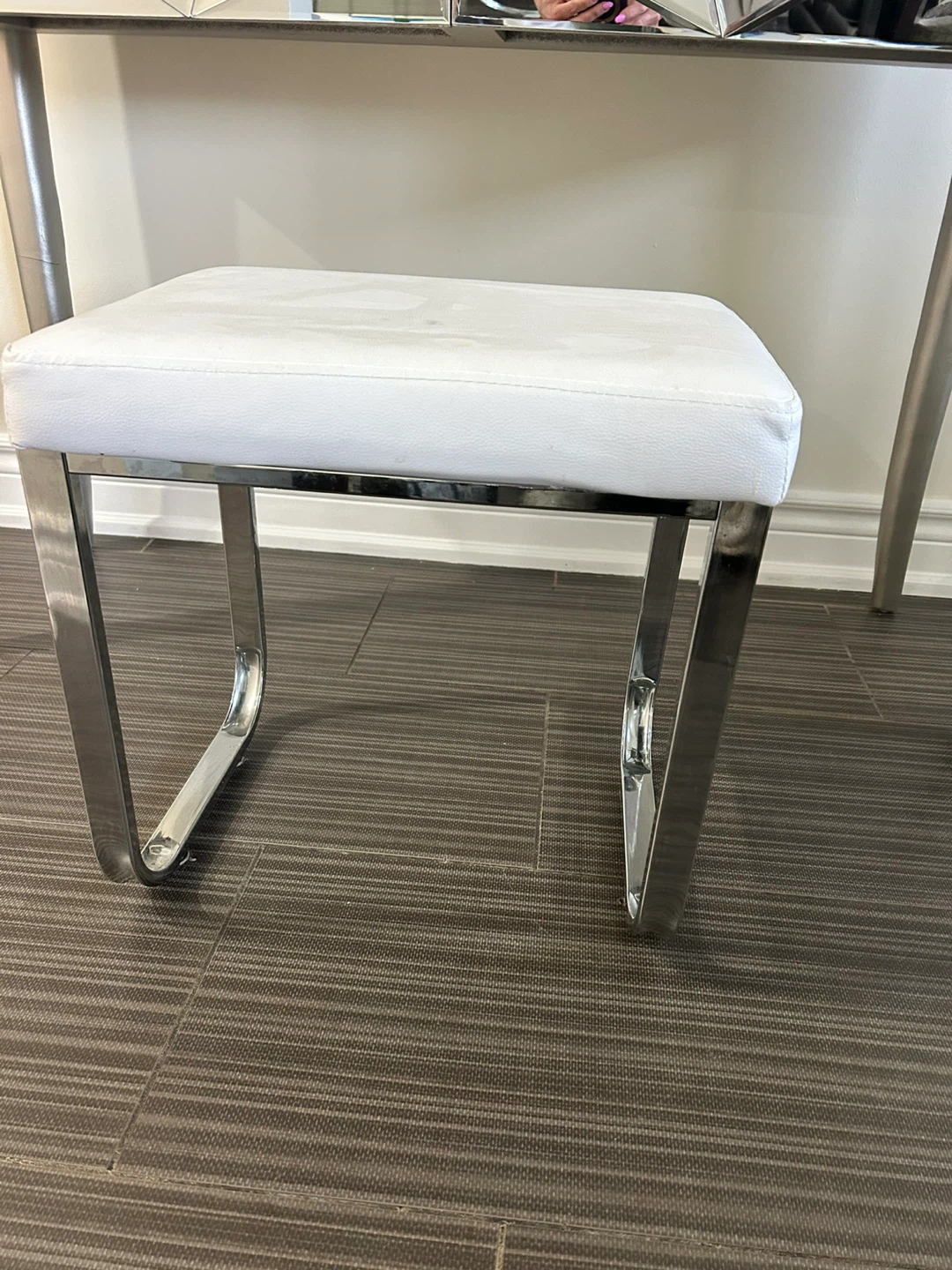 White Faux Leather Vanity Stool - photo 2
