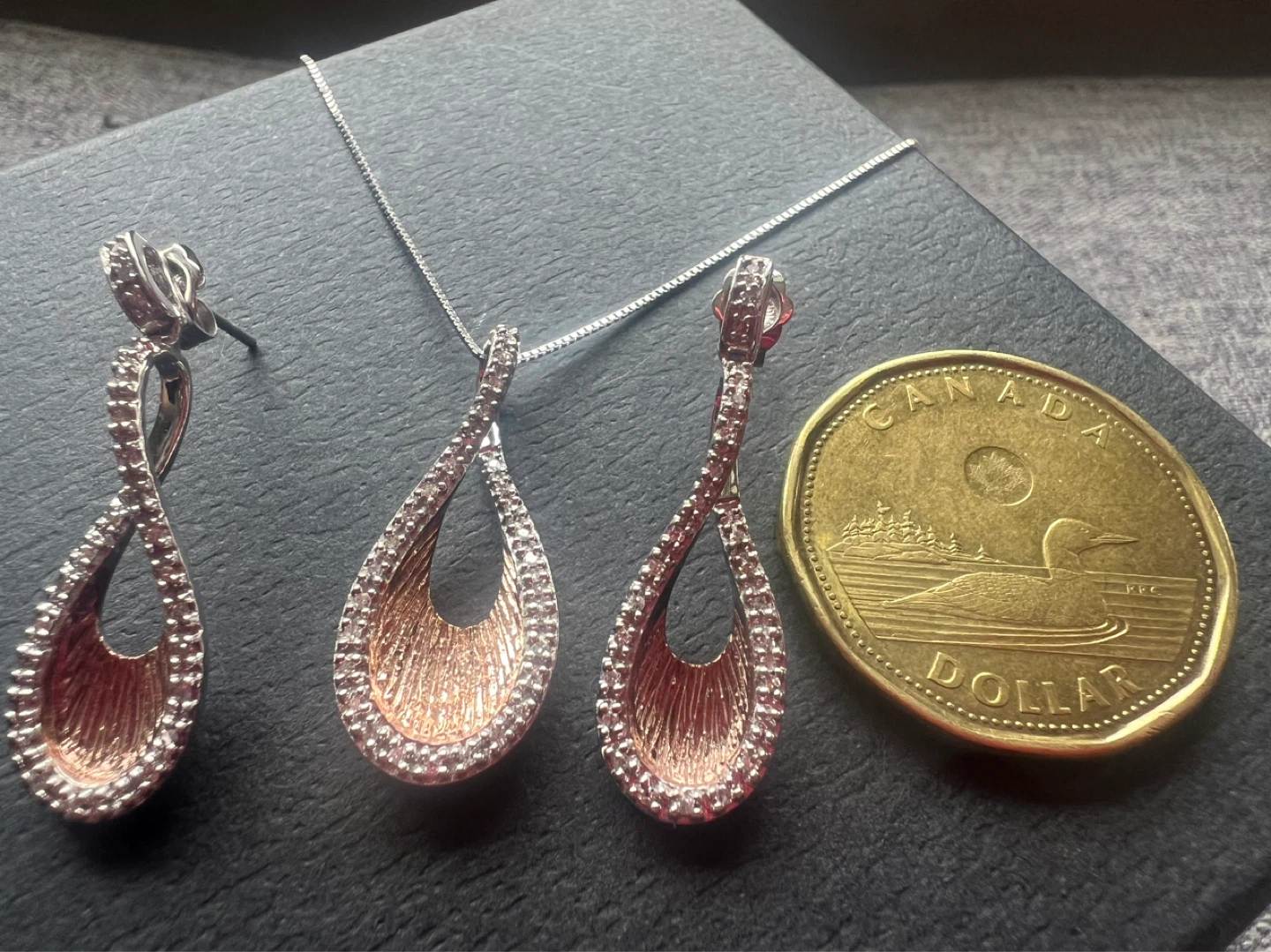 10K Gold Teardrop Pendant Necklace and Earrings Set - photo 4