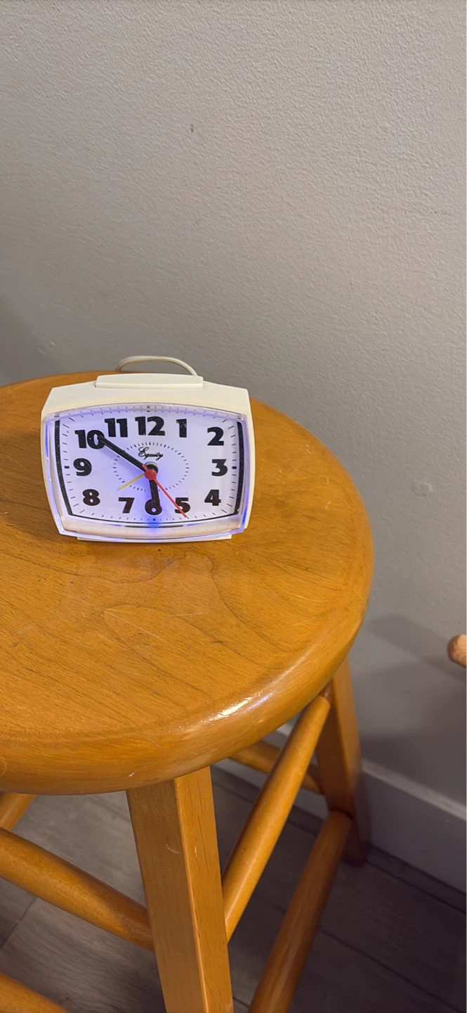 Electrical Smithsonian Alarm Clock - photo 3