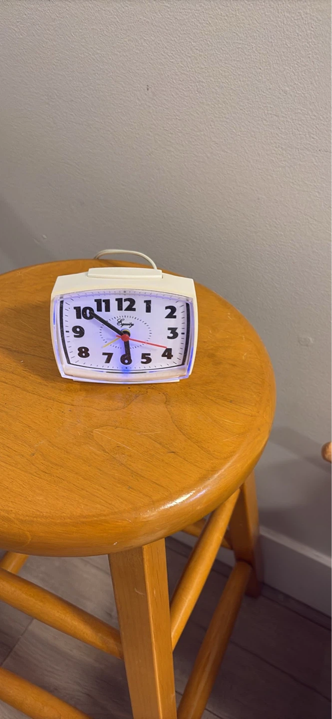 Electrical Smithsonian Alarm Clock - photo 2